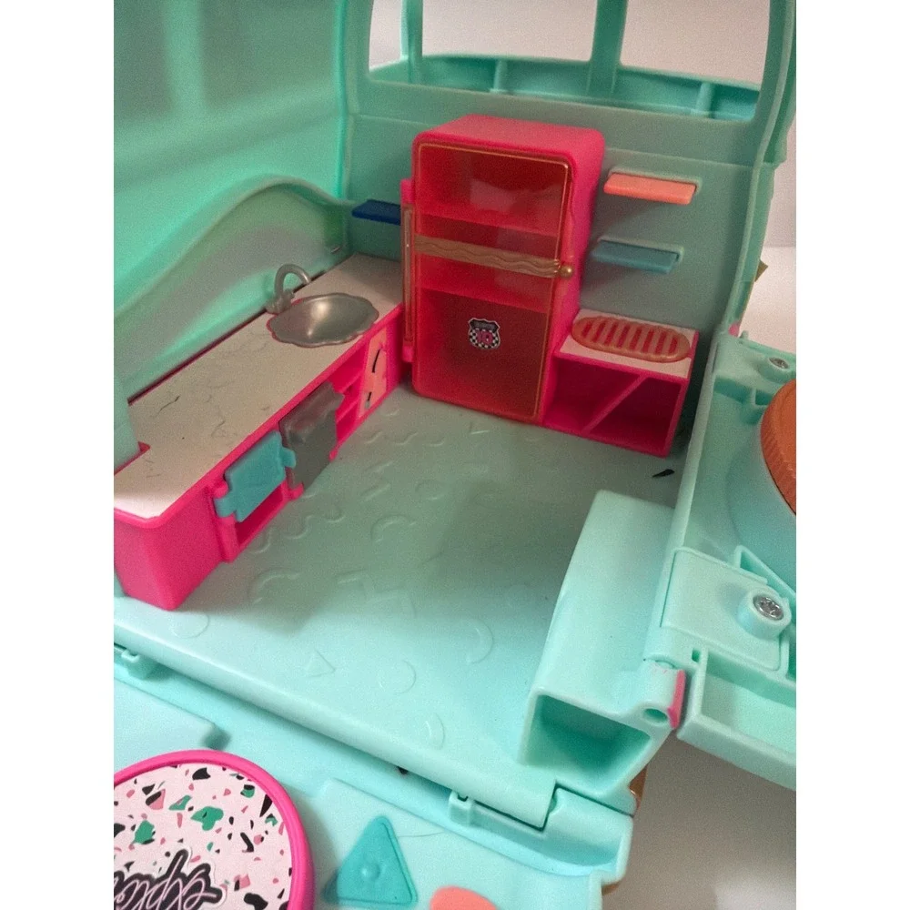 LOL Surprise 2-in-1 Glamper Fashion Camper Blue Pink Transforming Playset MGA